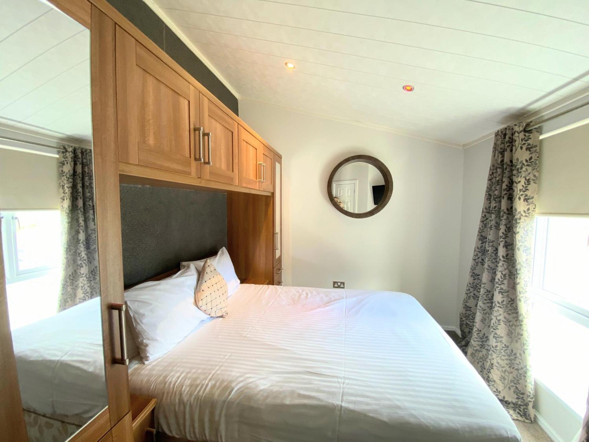 Villa Benarty 11 With Private Hot Tub - Fife - Loch Leven - Lomond Hills - Pet Friendly Kelty Exterior foto